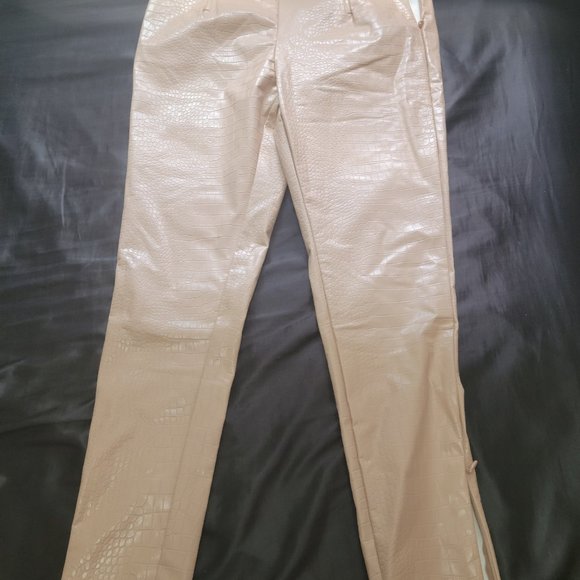JluxLabel Beige Croc-Patterned High-Waisted Pants - Picture 4 of 4